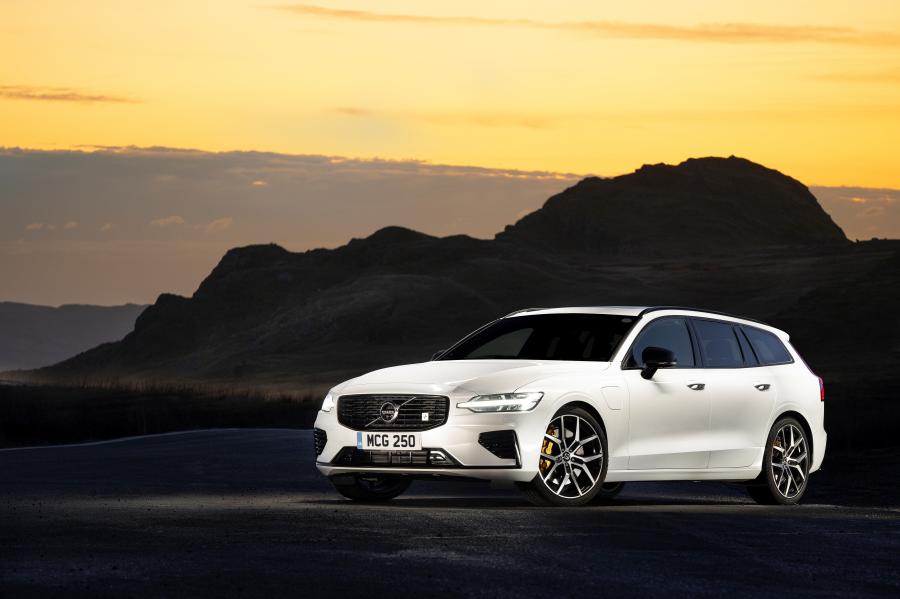  Volvo V60 T8 Polestar Engineered 2019 года  (UK) (фото 11 из 40)
